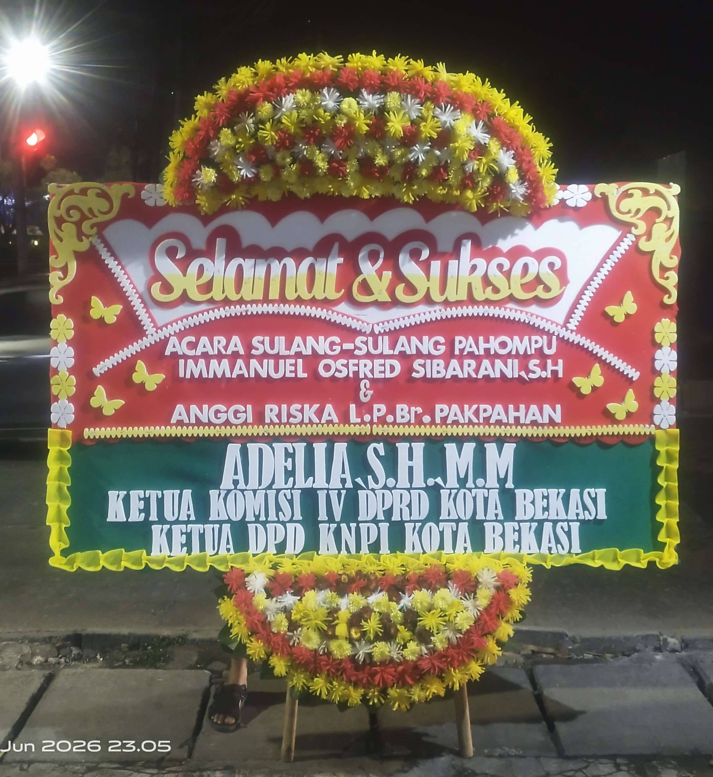 Karangan bunga selamat dan sukses